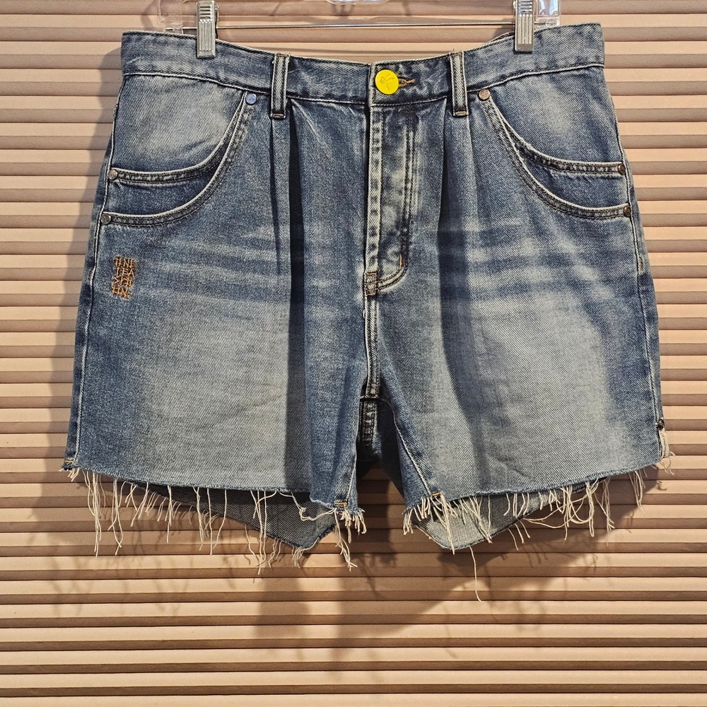 One Teaspoon Shaker Denim Shorts Blue Rapture High Rise Pleated Raw Hem Size 33